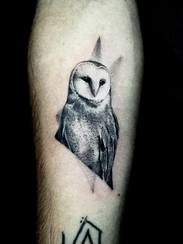 tatuaje de lechuza realista