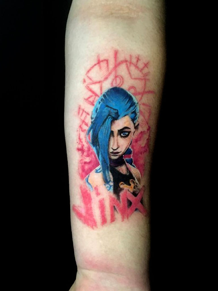 tatuaje de cuchillo con la cara de una mujer